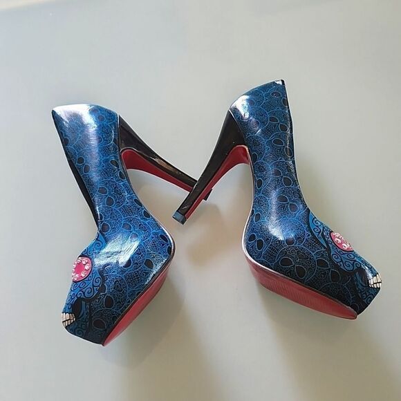 Iron Fist Rockband Skull Heels - Picture 6 of 8